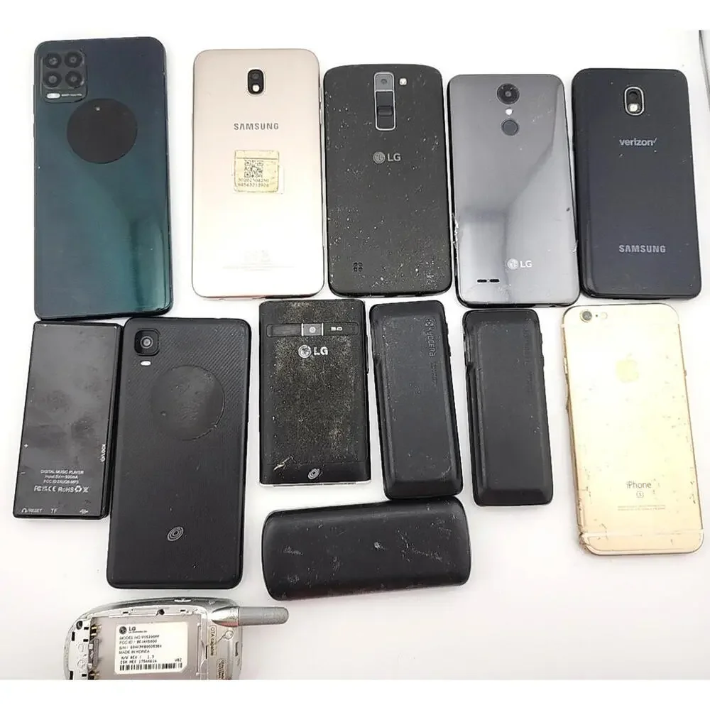 Lot of 13 Phones – As-Is – For Parts / Repair / Gold Recovery